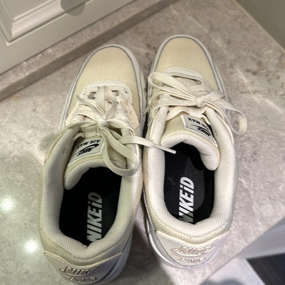 Nike Air Max 90 - US 7 - White - Picture 2 of 4
